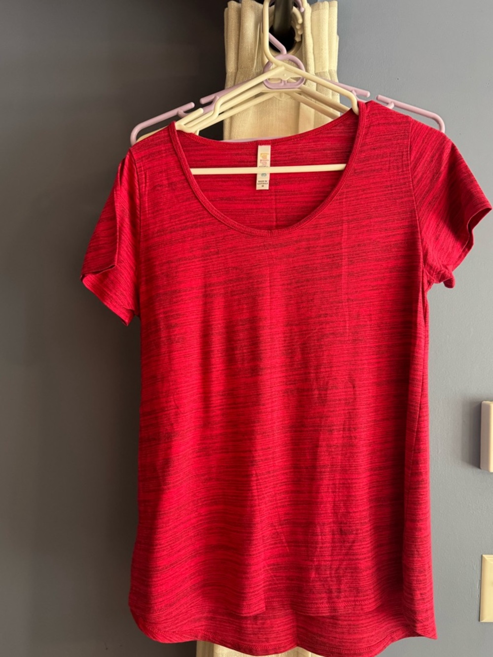 LuLaRoe Women's Red Short Sleeve Scoop Neck Tee